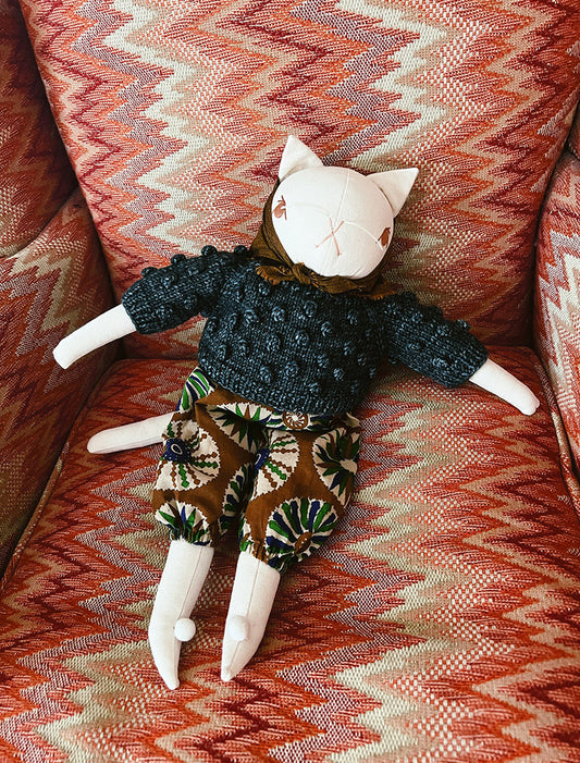 MP + PDC - Large Cream Cat: Ellis