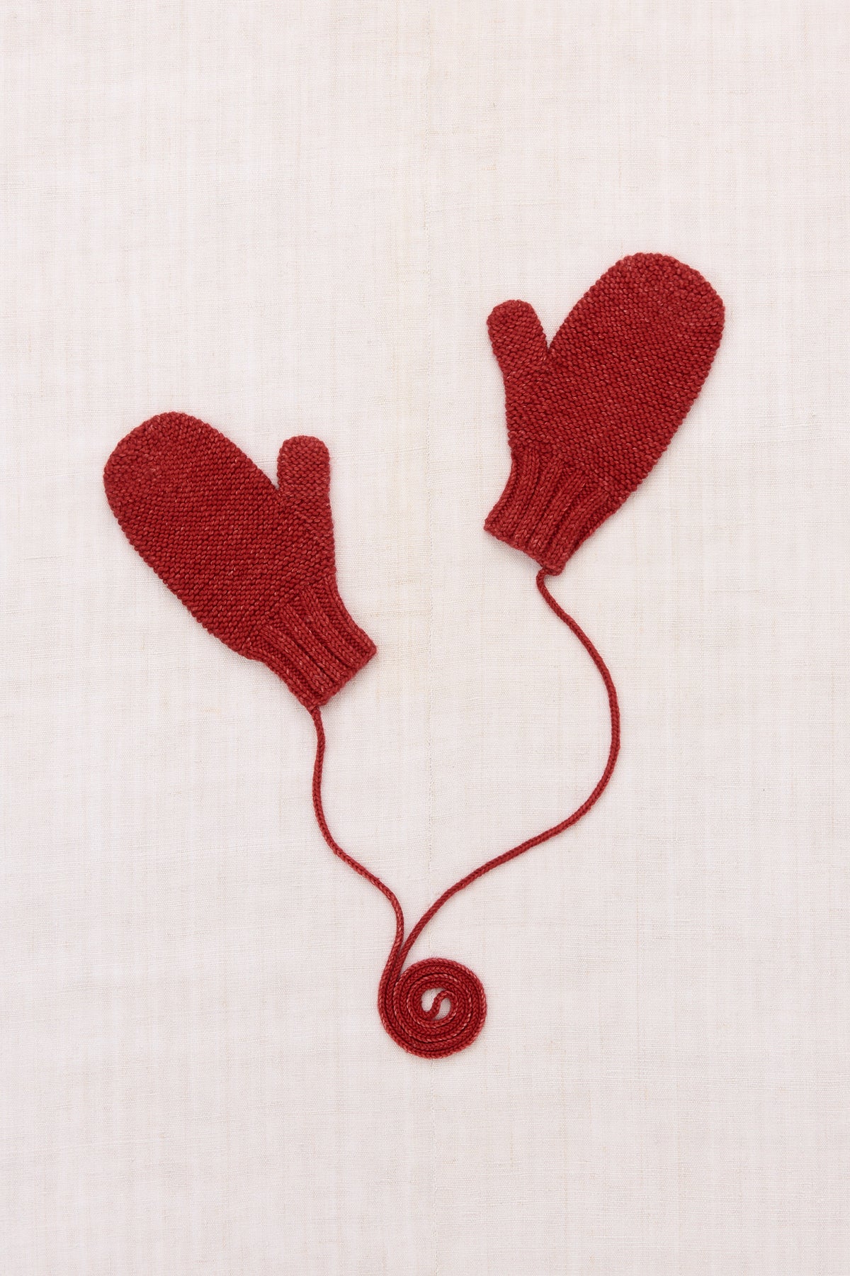 Safe Harbor Mittens - Garnet