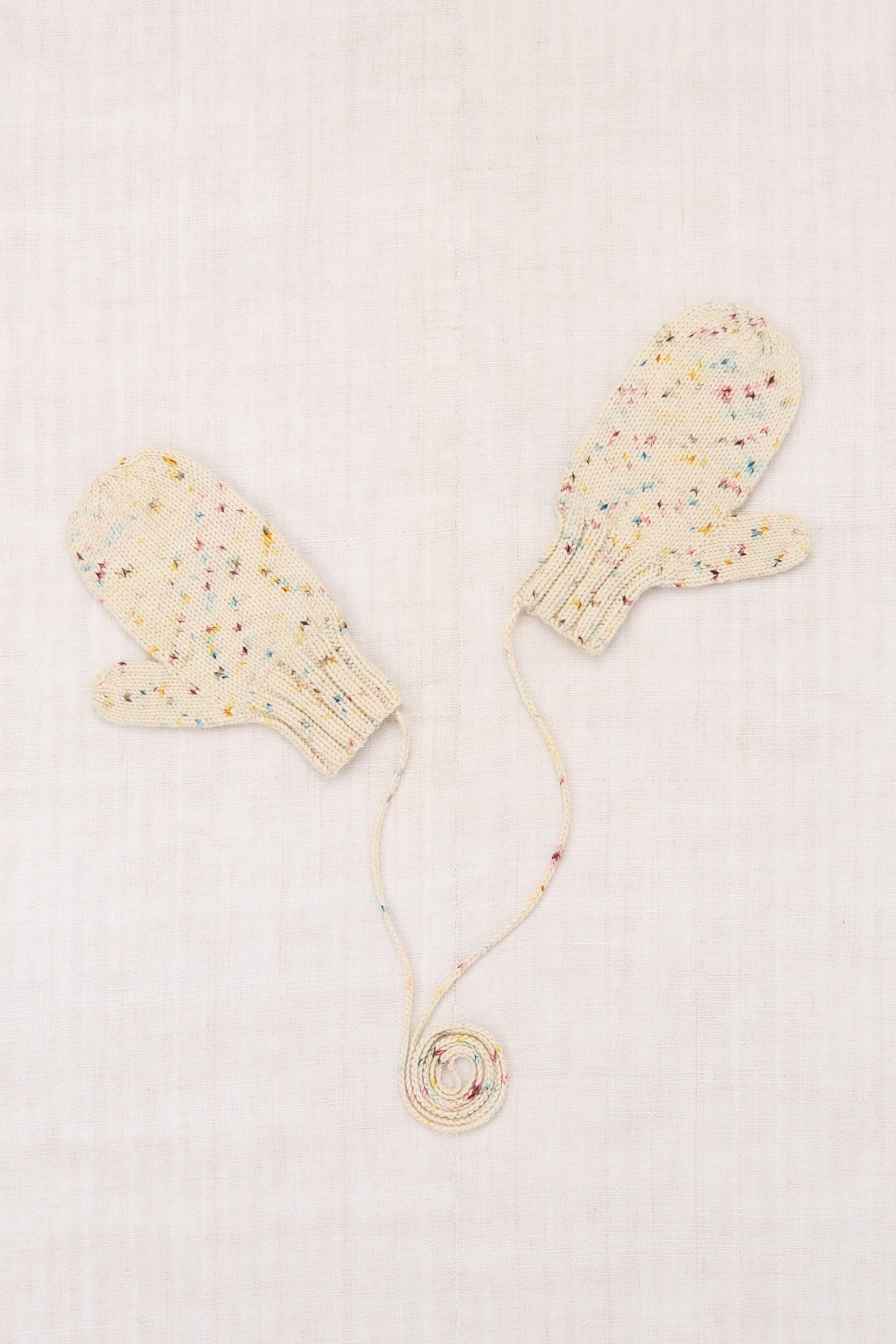 Popcorn Mittens – Misha & Puff