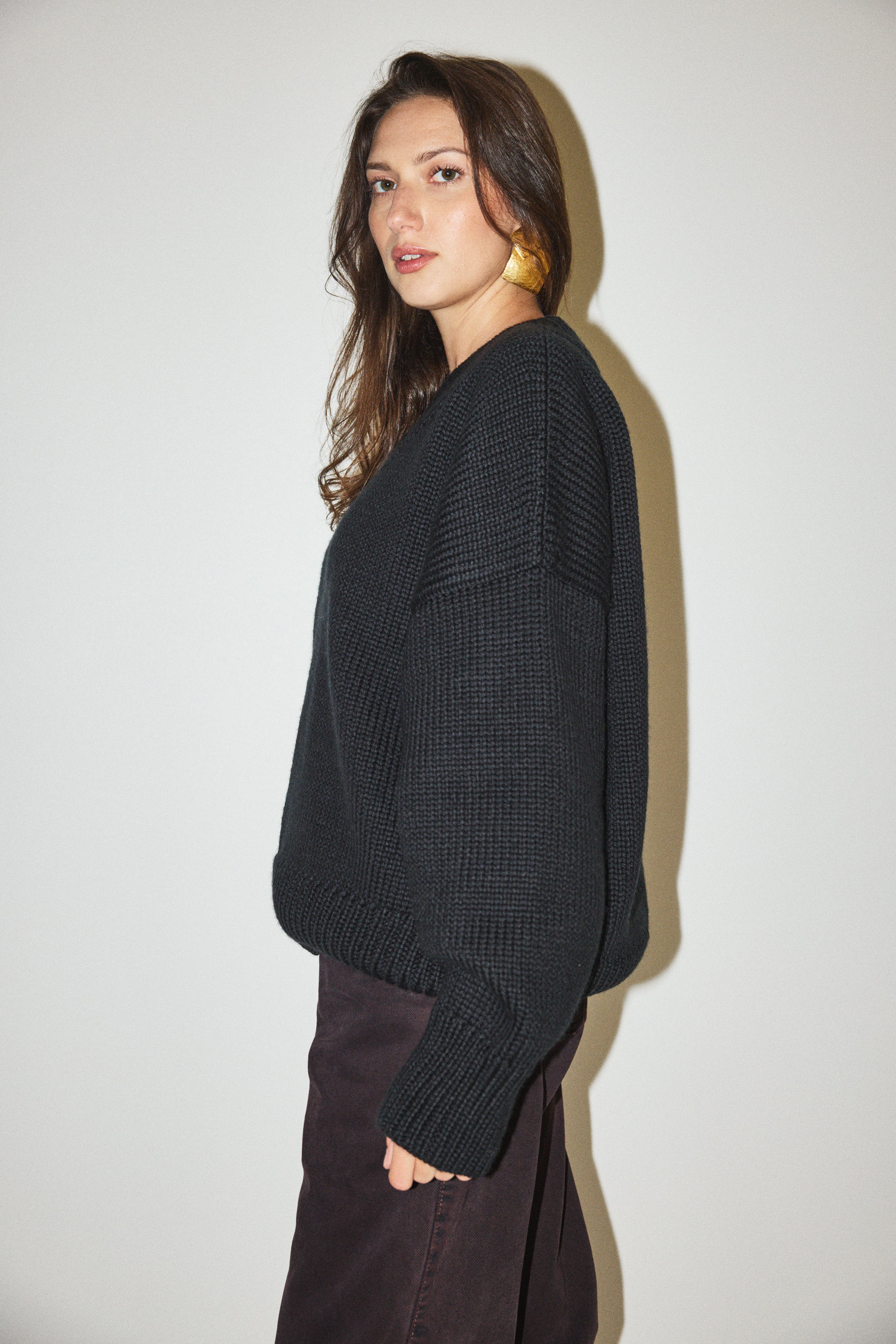V-Neck Sweater – Misha & Puff