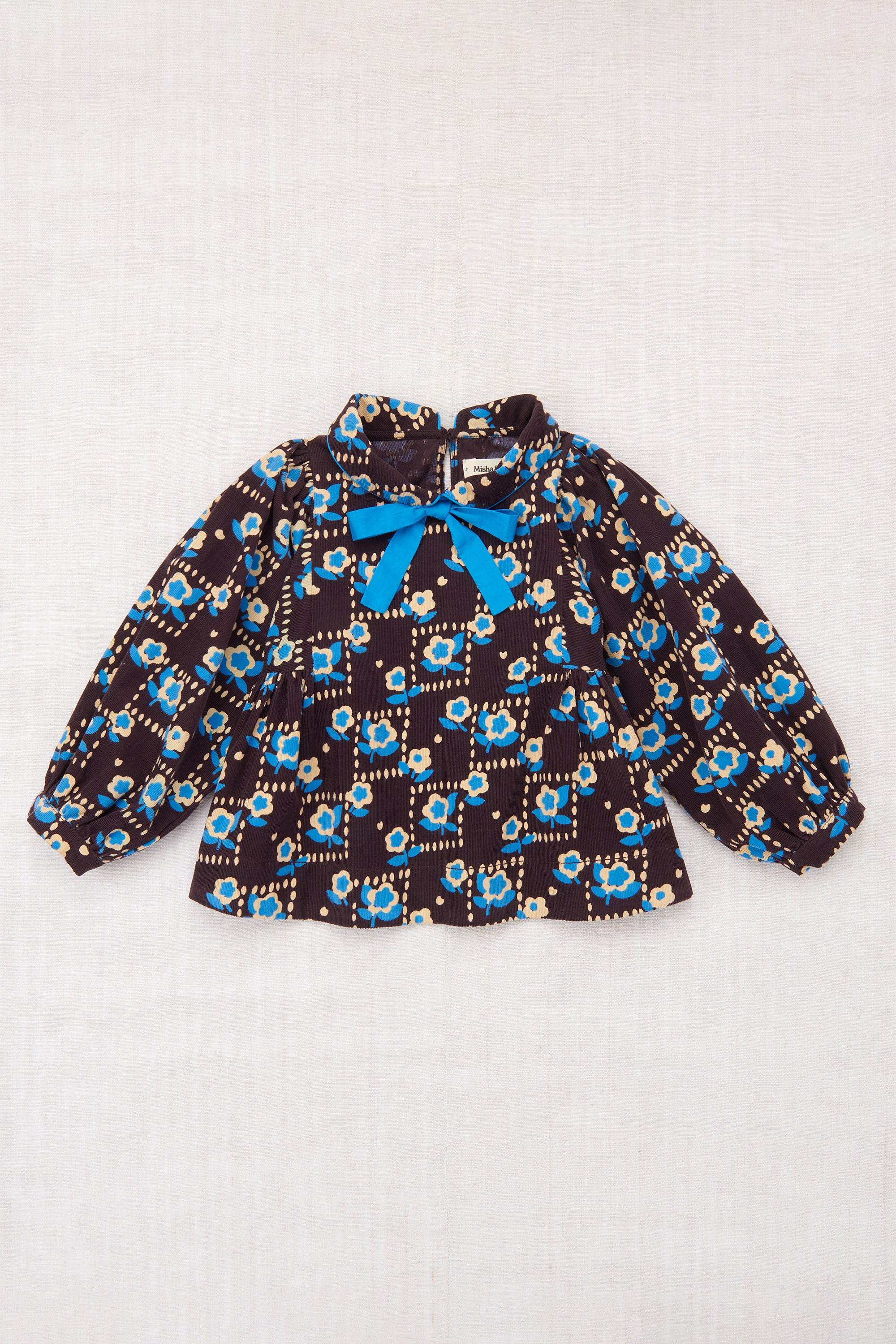 Scallop Capelet – Misha & Puff