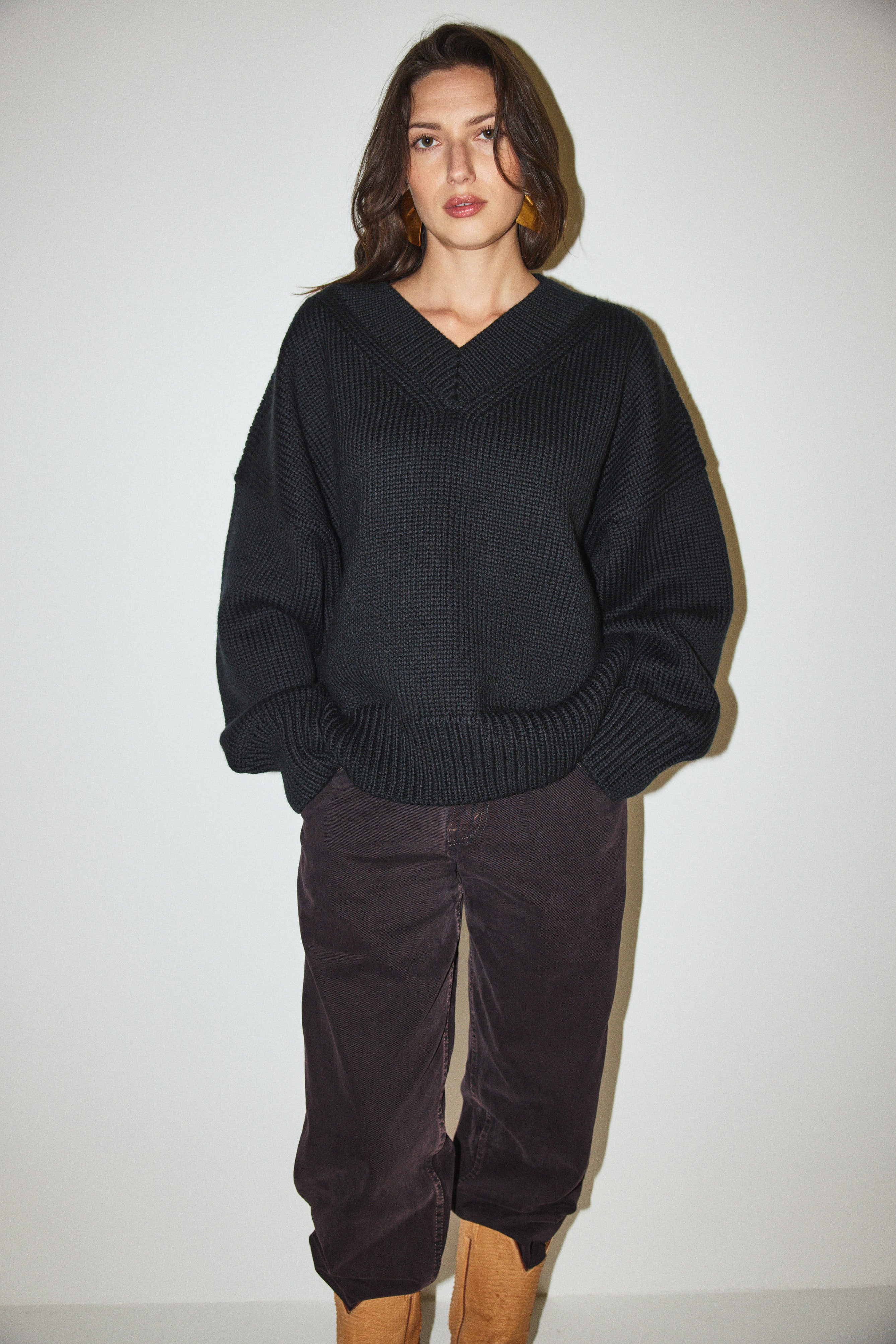 V-Neck Sweater – Misha & Puff