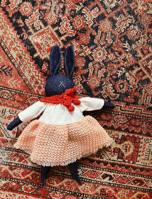 MP + PDC - Medium Navy Rabbit: Annie