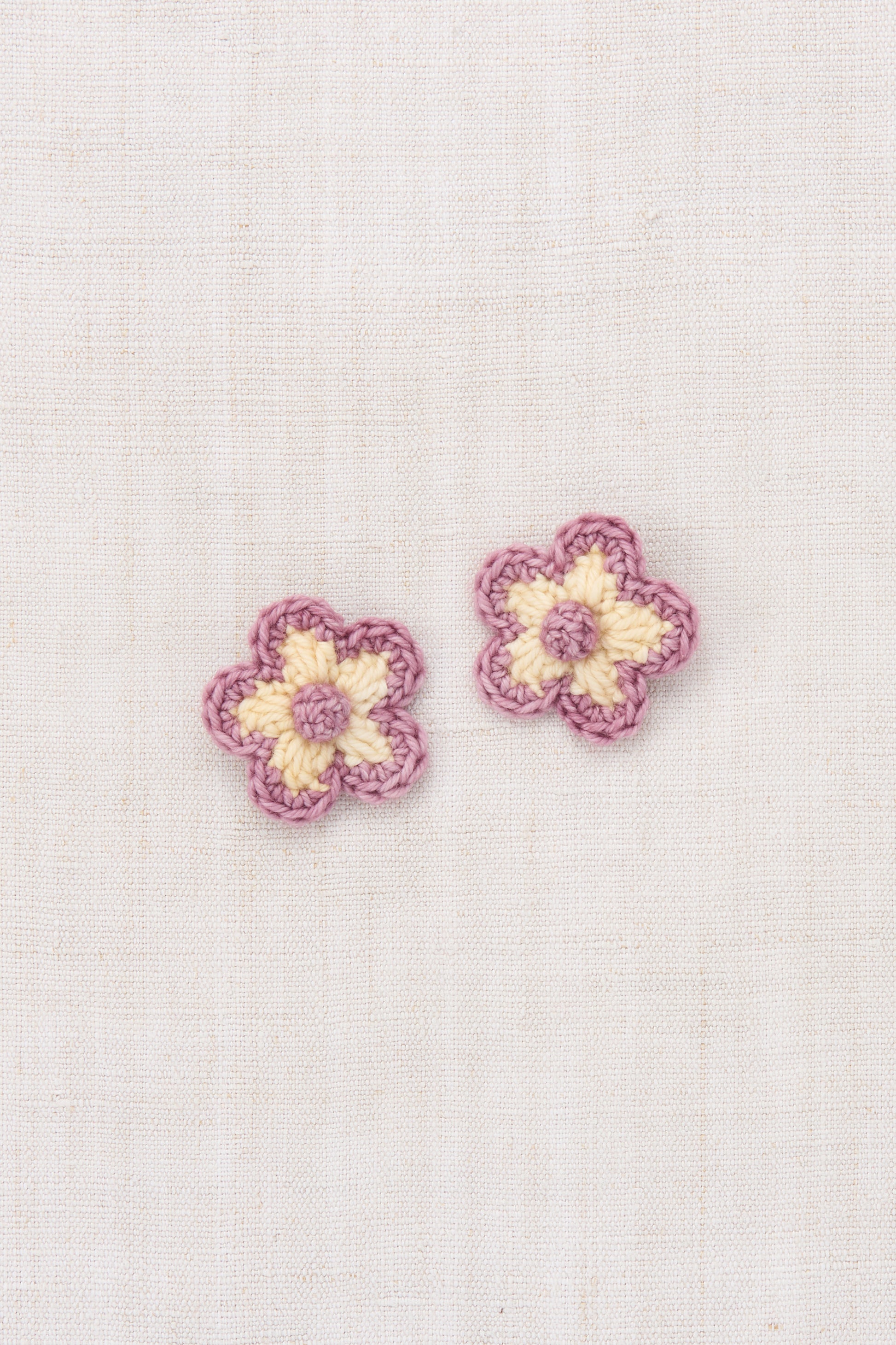 Medium Flower Clip Set - Shortbread