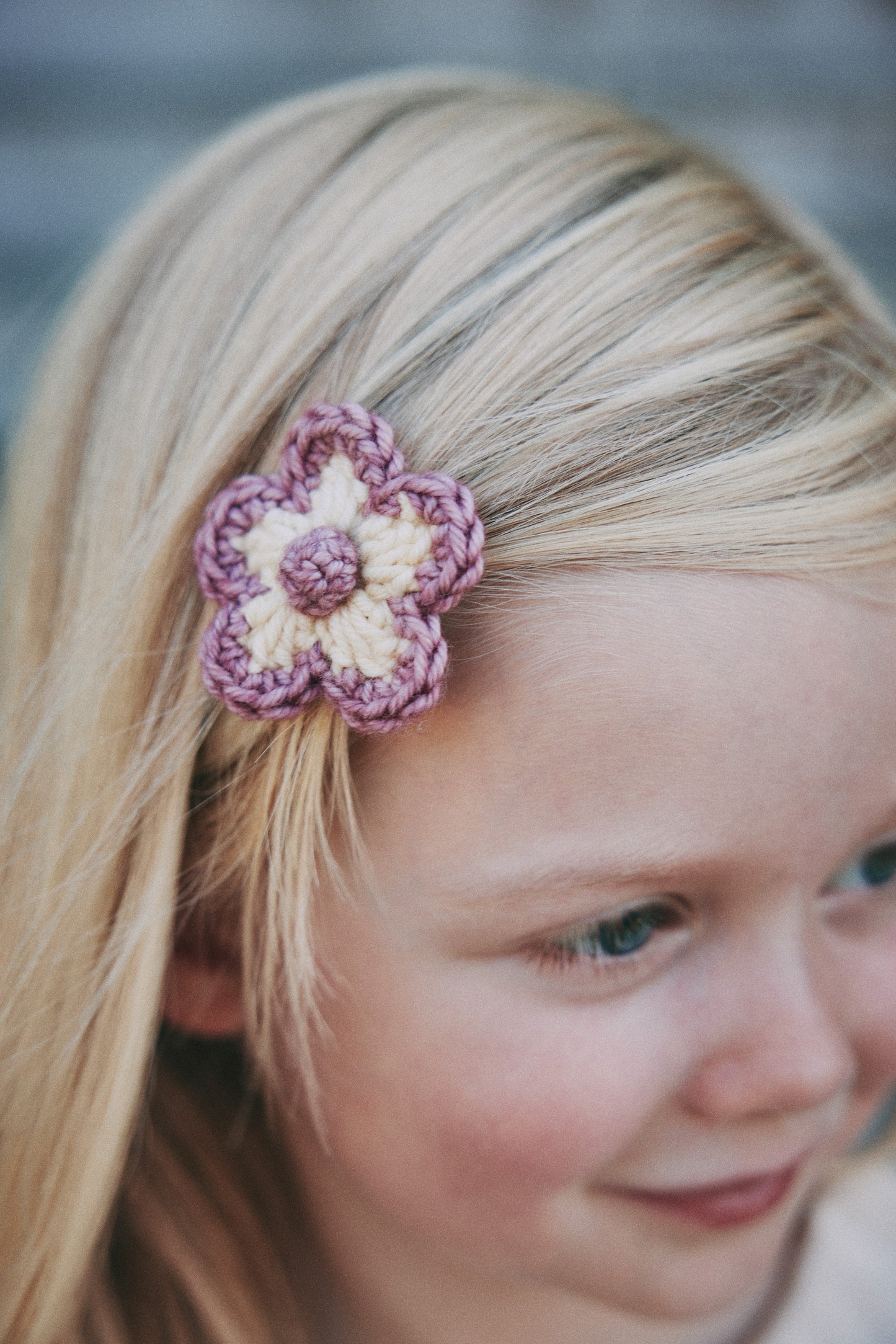 Medium Flower Clip Set - Shortbread