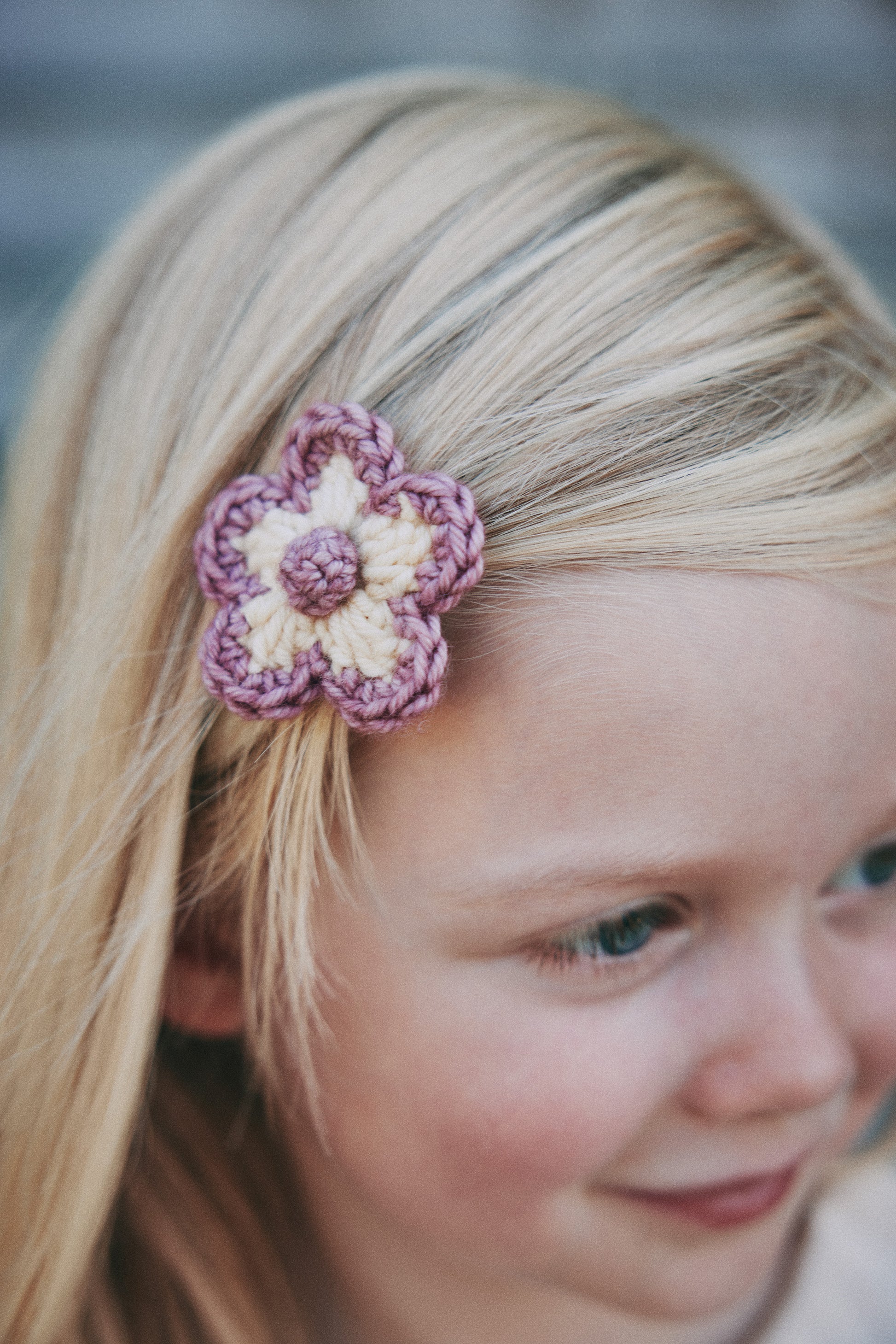 Medium Flower Clip Set - Shortbread