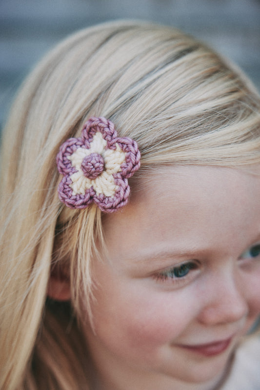 Medium Flower Clip Set - Shortbread