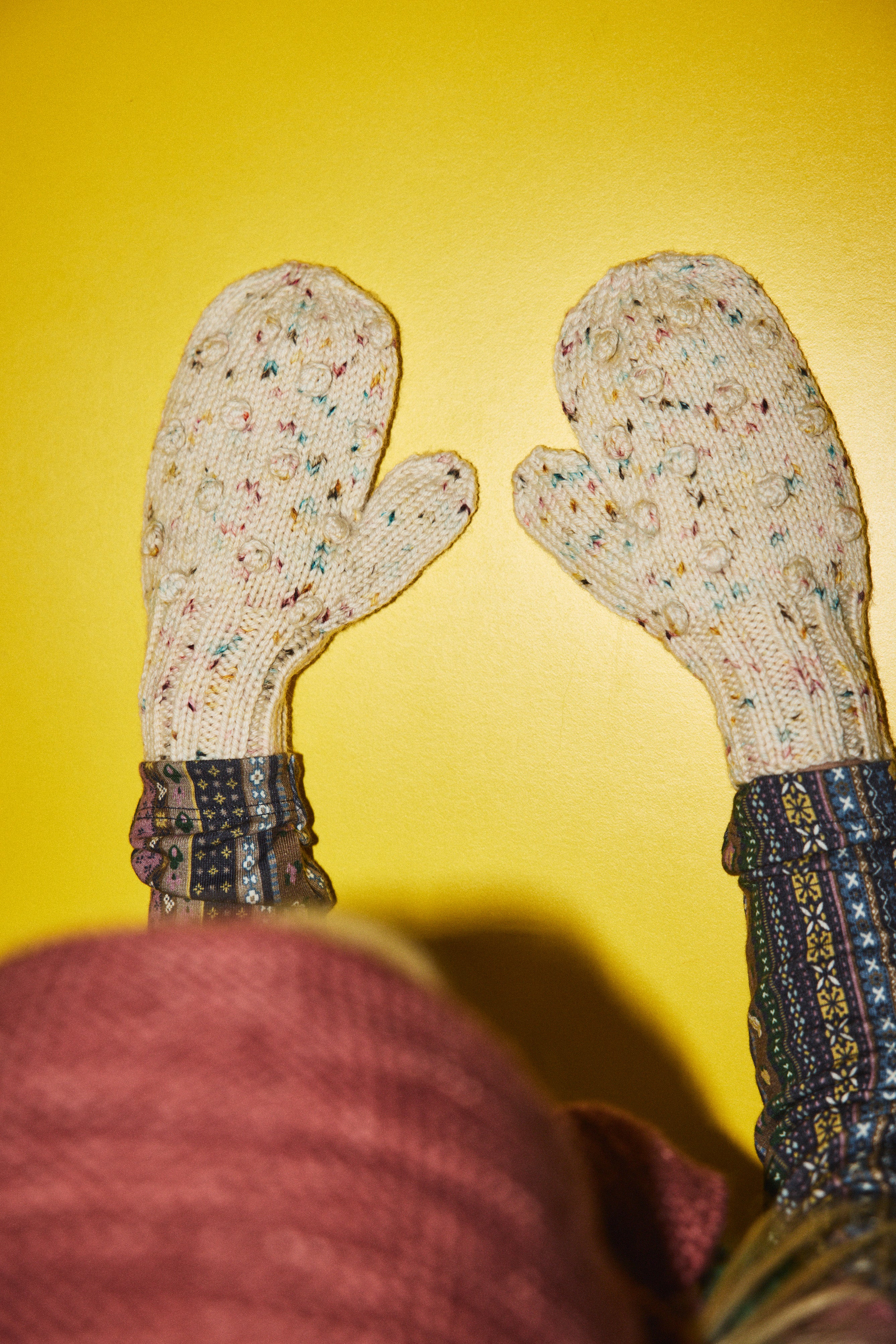 Popcorn Mittens – Misha & Puff