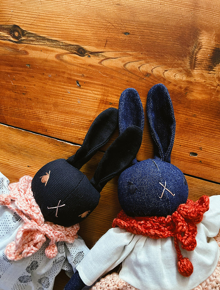 MP + PDC - Medium Navy Rabbit: Annie - Misha & Puff