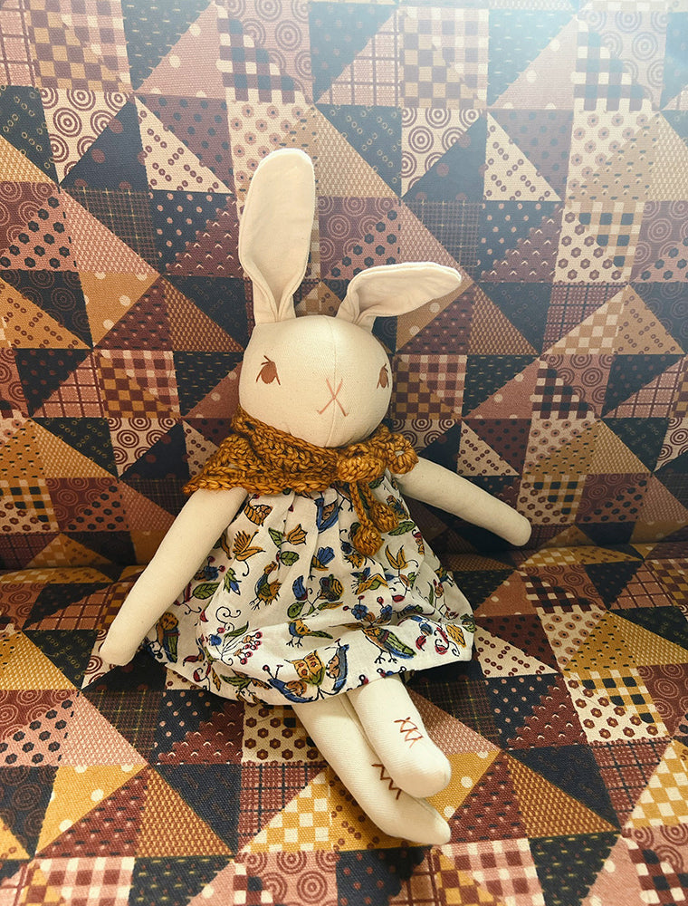 MP + PDC - Medium Cream Rabbit: Wren - Misha & Puff