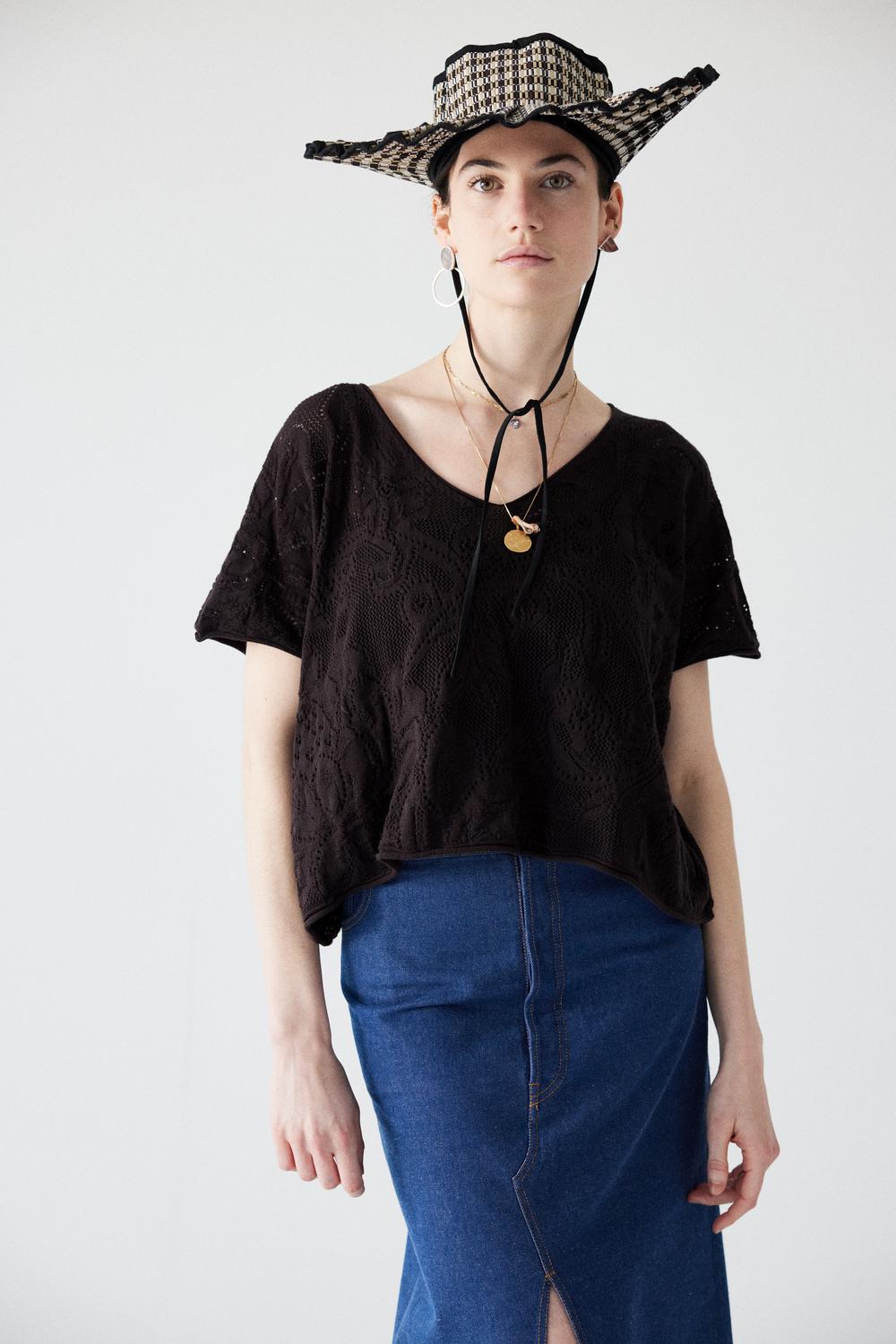 Adult Lace Cropped Tee - Basalt